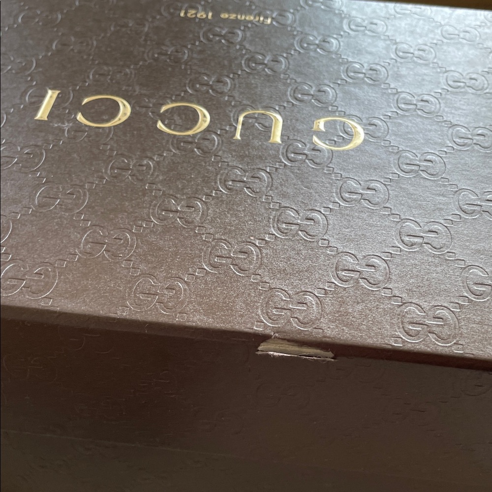 Gucci Chocolate Brown Embossed Box - Picture 2 of 3